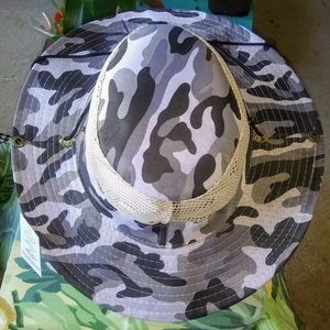 GROOVY GLAM Gray Camo Wide Brim Boonie Bush Hat Summer Mesh